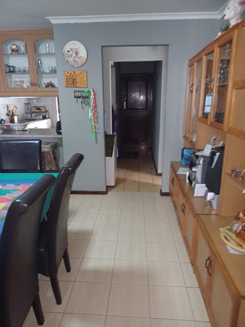 3 Bedroom Property for Sale in Electric City Western Cape